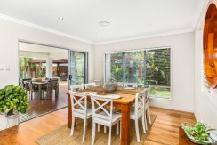 15 Narrabeen dining