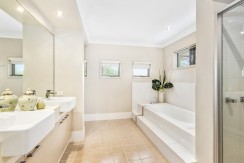 15 Narrabeen ensuite